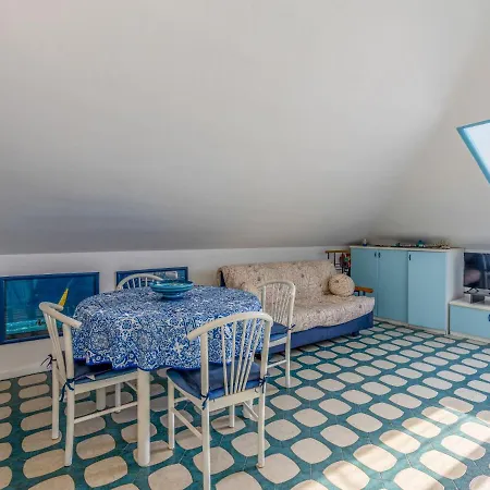 Attic By Interhome *
